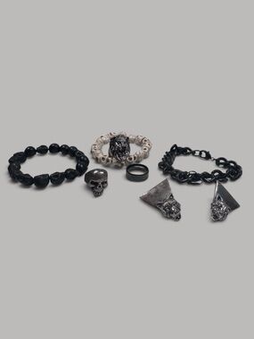 Bundle of Men’s Fashion Rock & Roll Bracelets, Rings, & Collar Tips - 8 Pieces